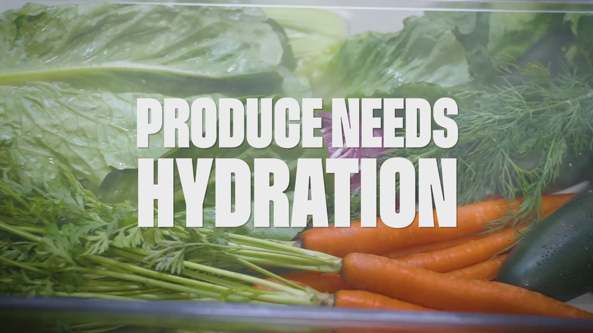 Video showing fresh vegetables purchased at the grocery store, brought home with a Skipper packet, and both placed together in a refrigerator crisper drawer.